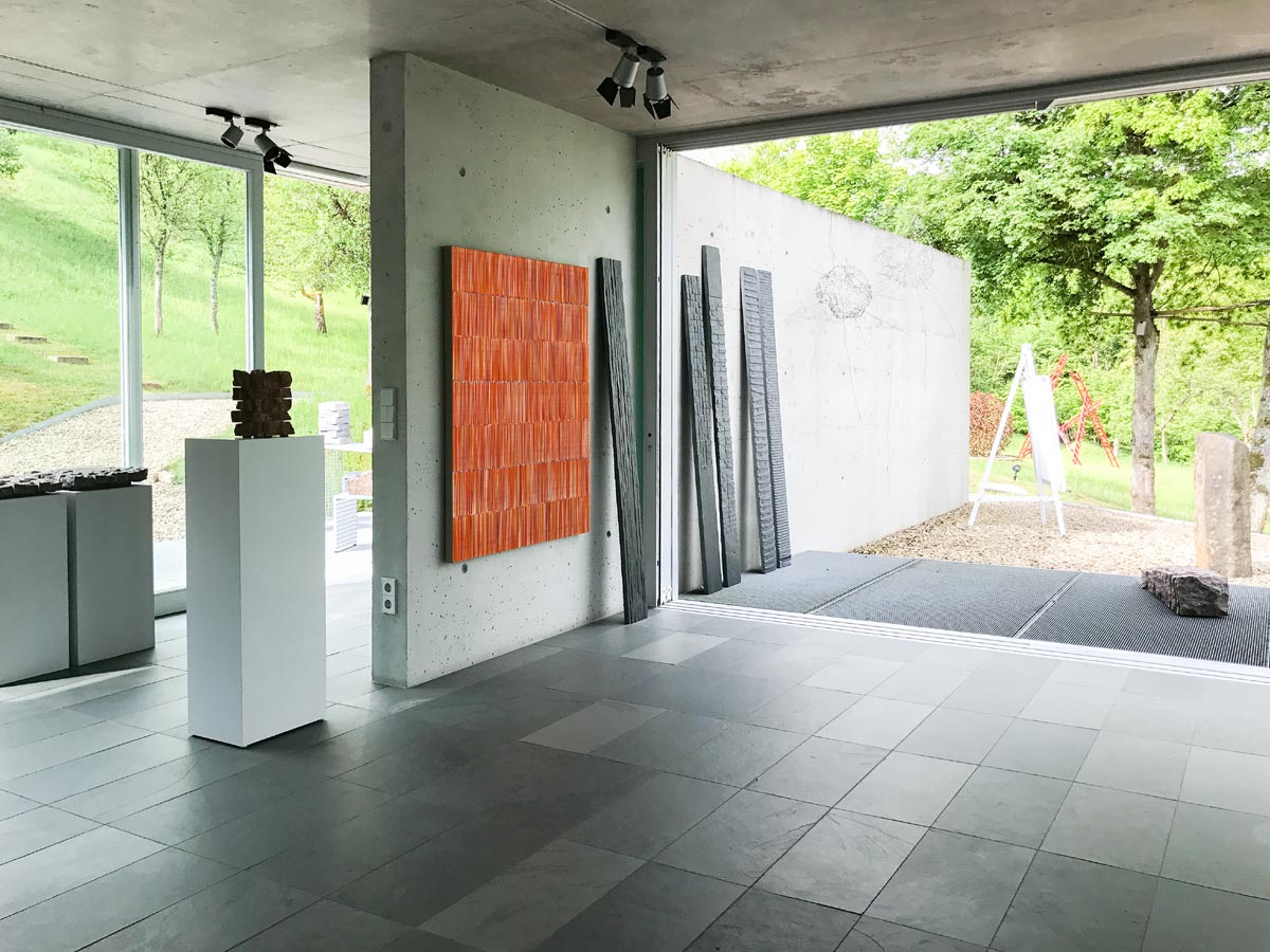 Nikola Dimitrov / Malerei und Pi Ledergerber / Skulpturen im Contemporaneum / Galerie für moderne Kunst